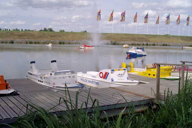 création bases nautiques loisirs touristiques | Matériels et bateaux électriques création bases nautiques loisirs touristiques Saviboat bateaux électriques