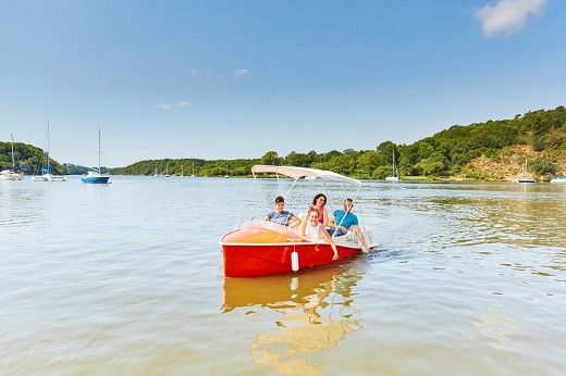 Plaisance 4.30 | 5 passengers | Saviboat electric boats, nautical leisure centers, tourist players