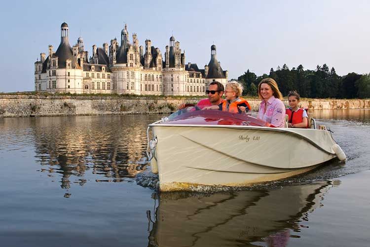 Plaisance 4.30 | 5 passengers | Saviboat electric boats, nautical leisure centers, tourist players