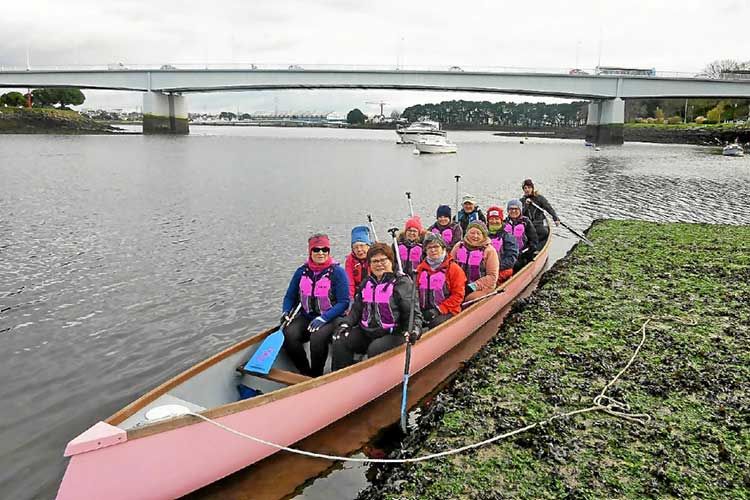 Canobus  Le canoë géant polyvalent | Saviboat bases nautiques de loisirs