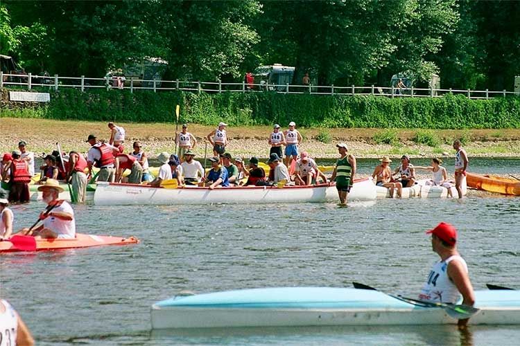 Canobus  Le canoë géant polyvalent | Saviboat bases nautiques de loisirs