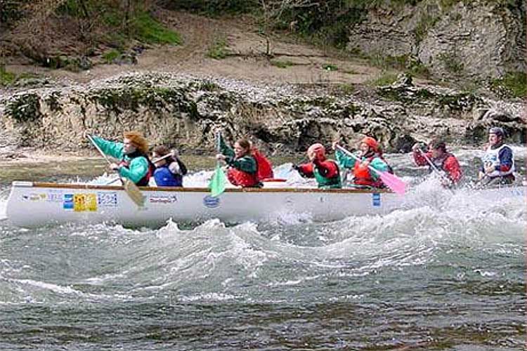 Photo Christelle de Costa | Marathon des Gorges de l'Ardèche | Canobus  Le canoë géant polyvalent | Saviboat bases nautiques de loisirs