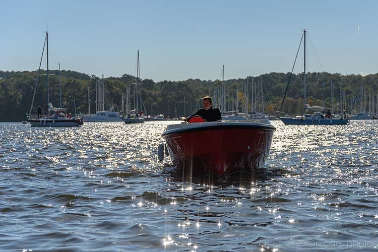 Elite 5 | 7 à 9 personnes | Saviboat bateaux électriques, bases nautiques de loisirs, acteurs touristiques